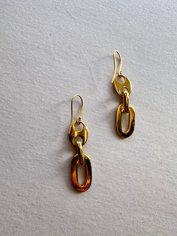 The Oval Link Earrings SAMPLE